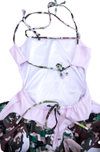 Load image into Gallery viewer, Vestido entre el amor y la guerra
